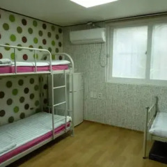 Отель Fully House Кровать в женском общем номере фото 6
