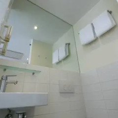 Отель easyHotel Den Haag 2* Стандартный номер разные типы кроватей фото 8