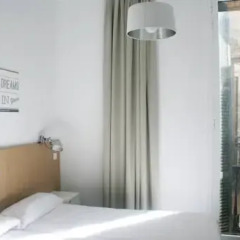 Ramblas by Pillow Hostel - Adults only Стандартный номер с различными типами кроватей фото 27