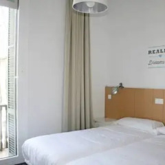 Ramblas by Pillow Hostel - Adults only Стандартный номер с различными типами кроватей фото 25