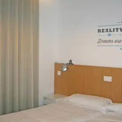 Ramblas by Pillow Hostel - Adults only Стандартный номер с различными типами кроватей фото 28