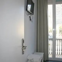 Ramblas by Pillow Hostel - Adults only Стандартный номер с различными типами кроватей фото 30