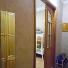 Хостел Омск Стандартный семейный номер с разными типами кроватей