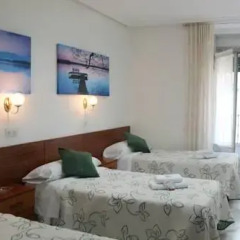 Отель Hostal Faustino Стандартный номер с различными типами кроватей фото 12