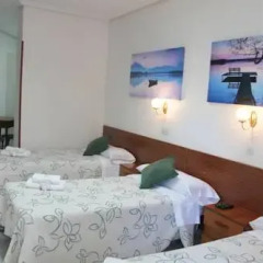 Отель Hostal Faustino Стандартный номер с различными типами кроватей фото 11
