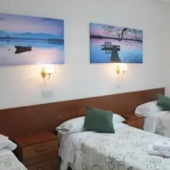 Отель Hostal Faustino Стандартный номер с различными типами кроватей фото 2