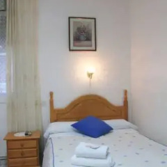 Отель Hostal Faustino Стандартный номер с различными типами кроватей фото 15
