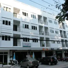 Отель Rojjana Residence 2* Стандартный номер двуспальная кровать фото 17