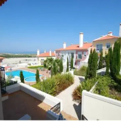 Отель Luxury Townhouse in Praia D'El Rey Вилла разные типы кроватей