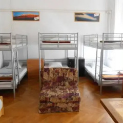 HBC Hostel Кровать в общем номере с двухъярусной кроватью