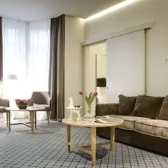 Jump INN Hotel Belgrade 4* Люкс повышенной комфортности с различными типами кроватей фото 5