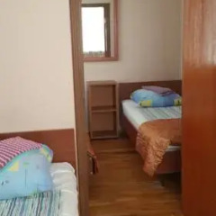 Гостиница Варз-400 2* Стандартный семейный номер с разными типами кроватей фото 5