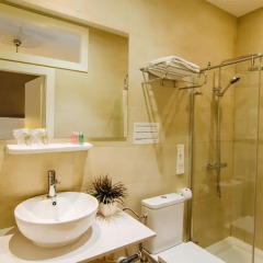 Отель Hostal Fontanella Испания, Барселона - отзывы, цены и фото номеров - забронировать отель Hostal Fontanella онлайн ванная фото 2