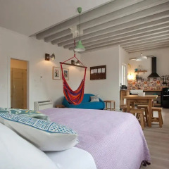 Апартаменты Apartments Central Chic and Cozy комната для гостей фото 4