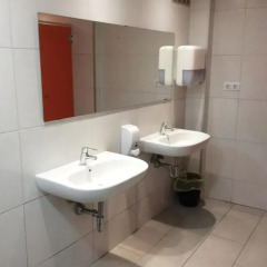 Отель Hostelscat Барселона ванная