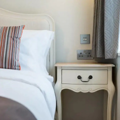 Отель Docklands Lodge London сейф в номере