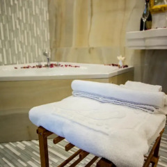 Lot Boutique Hotel 3* Представительский люкс с различными типами кроватей