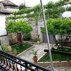 Отель Guesthouse Kris Стандартный номер с различными типами кроватей фото 7