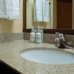 The Redwood Riverwalk Hotel 2* Стандартный номер с различными типами кроватей