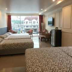 Отель Phuket Airport Suites & Lounge Bar - Club 96 Семейный люкс с двуспальной кроватью фото 2