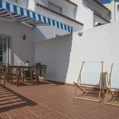 Отель The Wave - Beach 'n' Surf Guesthouse