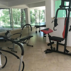 Park Hotel Briz - Free Parking фитнесс-зал фото 2
