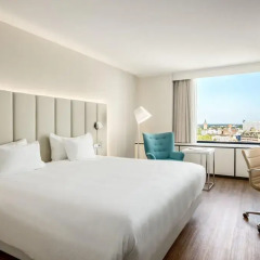 Отель NH Utrecht 4* Улучшенный номер с различными типами кроватей фото 4