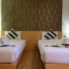 Отель iCheck inn Central Patong 3* Улучшенный номер с 2 отдельными кроватями фото 6