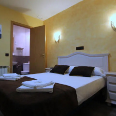 Отель Hostal Regio Стандартный номер с двуспальной кроватью фото 4