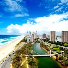 Отель The Waterford on Main Beach Апартаменты с различными типами кроватей
