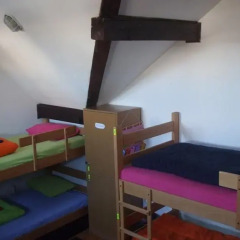 Chillton 2 Hostel Кровать в общем номере с двухъярусной кроватью