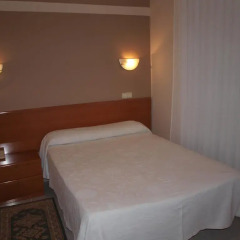 Hotel Maria De Molina комната для гостей