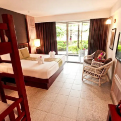 Отель Phuket Orchid Resort and Spa 4* Стандартный семейный номер с разными типами кроватей фото 3