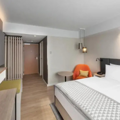 Отель Holiday Inn Munich - City Centre 4* Стандартный номер с двуспальной кроватью фото 9