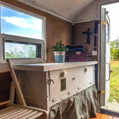 Отель Cob camp Ихтиман балкон