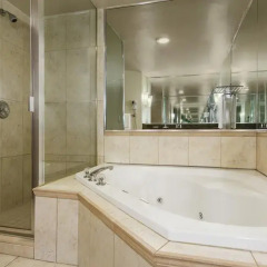 Отель Days Inn Clifton Hill Casino 3* Стандартный номер с различными типами кроватей фото 3