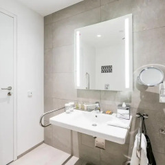 DoubleTree by Hilton Hotel Wroclaw 5* Стандартный номер с двуспальной кроватью фото 2