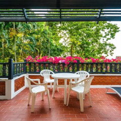 Отель Kamala Beach Estate балкон