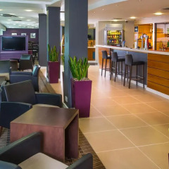 Отель Holiday Inn Express Glasgow City Centre Riverside гостиничный бар