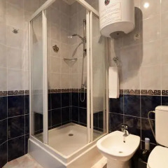 Гостиница ИжОтель 3* Улучшенный номер с разными типами кроватей фото 5