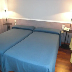 Отель Apartamentos Descartes Апартаменты