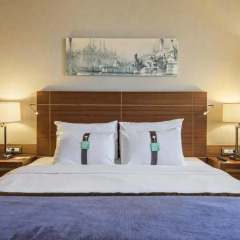 Отель Holiday Inn Istanbul Sisli сейф в номере
