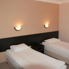 Everest Hotel 2* Стандартный номер с 2 отдельными кроватями