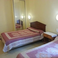 Hotel de Nantes 3* Стандартный номер с двуспальной кроватью (общая ванная комната)