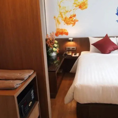 Отель 41 Suite Бангкок сейф в номере