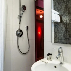 Отель Hôtel Le Quartier Bercy Square - Paris 3* Стандартный номер с различными типами кроватей