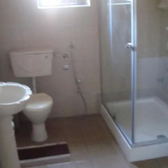 Отель T.N. Hospitality Self Catering Budget Apt. - Osu ванная
