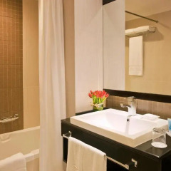 Отель Towers Rotana - Dubai Классический номер с различными типами кроватей фото 5