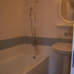 ADIS Holiday Inn Hotel ванная