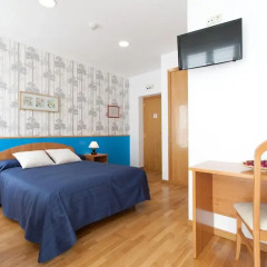 Отель Hostal Montaloya Стандартный номер с различными типами кроватей фото 3